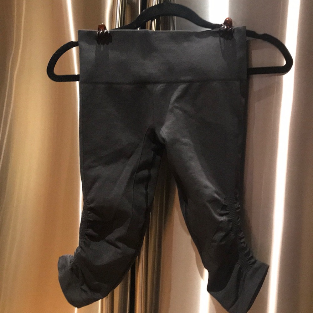 Lululemon grey Capri pants